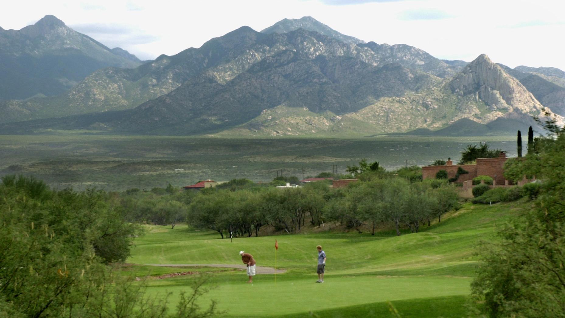 Pima County plans to convert donated Green Valley golf course into a park